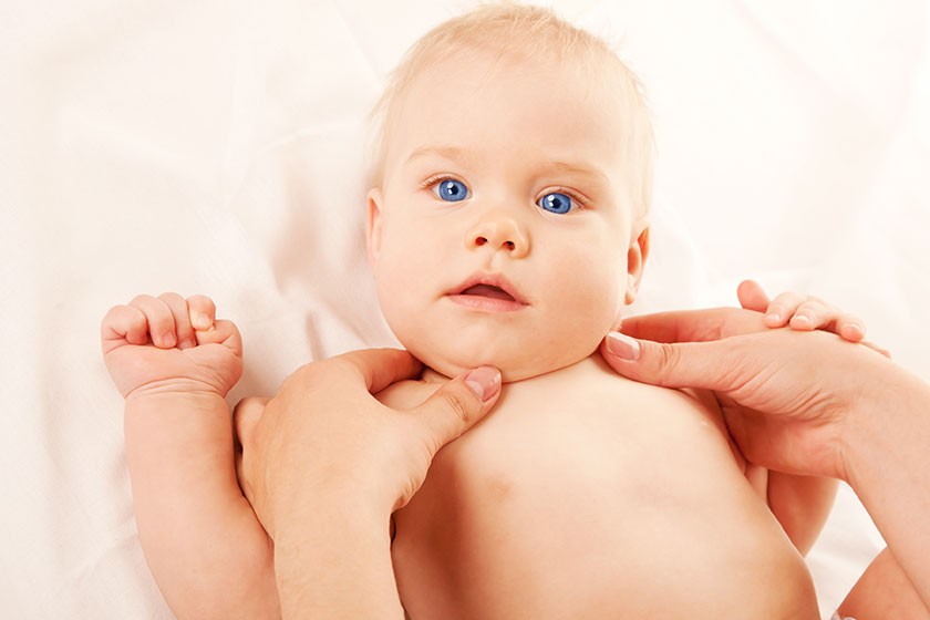 Bebeklerde Boyun Eğrilikleri Neden Oluşuyor