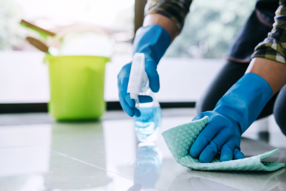 Koronavirüse Karşı Ev Temizliğini Nasıl Yapmalıyız?