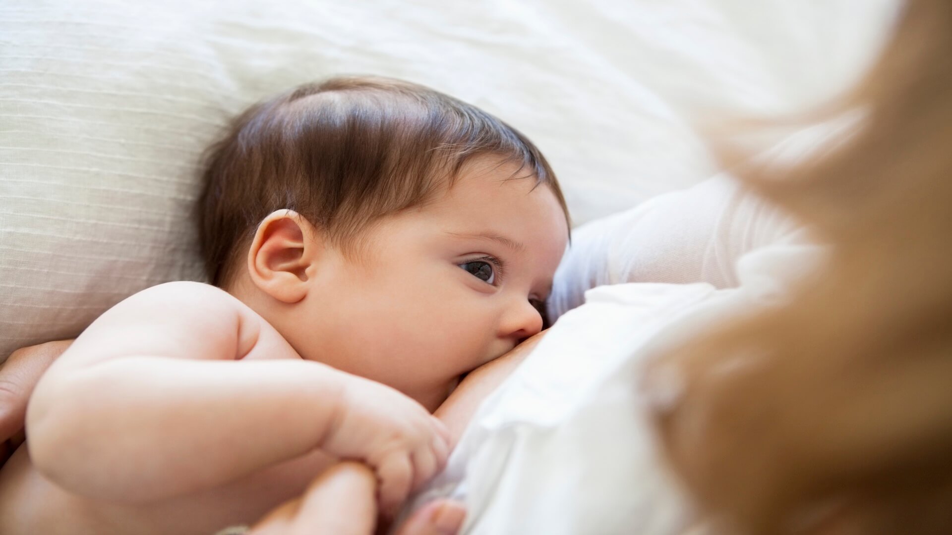 yenidogan bebeklerde emzirme nasil olmalidir